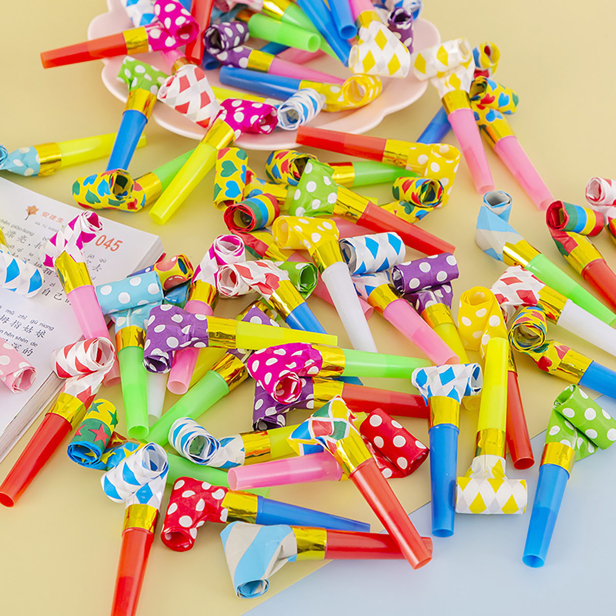 30PCS Colorful Whistles Toy Fu - đánh giá và giá Party Games New Year
